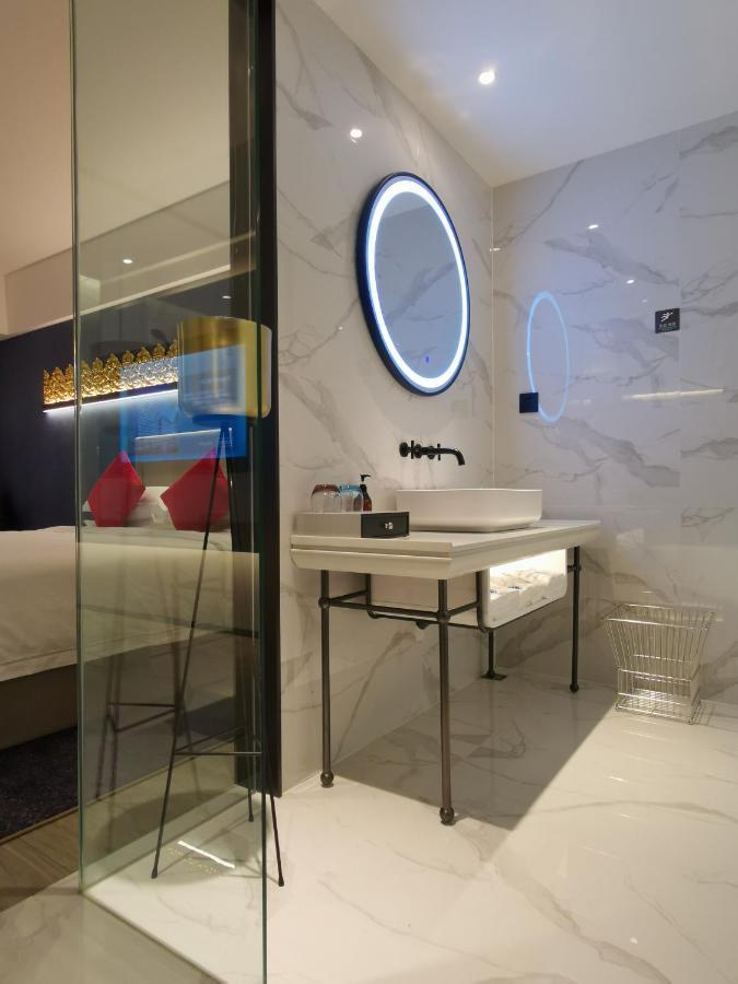 Tian Yi International Hotel 天艺国际酒店 Phnom Penh Zewnętrze zdjęcie
